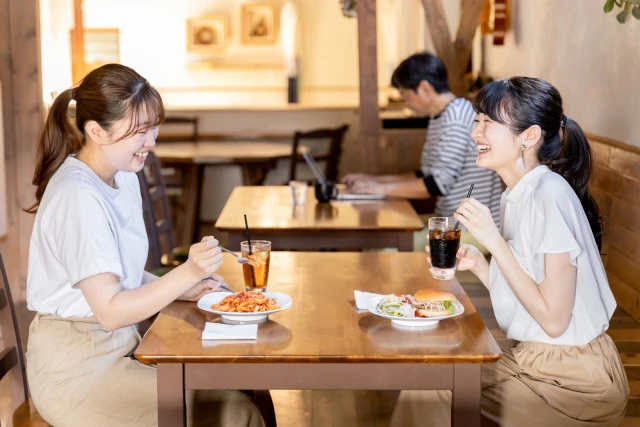 楽しい食事風景